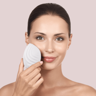Електронна звукова щітка для обличчя GESKE Sonic Facial Brush 5 в 1 пудровий Електронна звукова щітка для обличчя GESKE Sonic Facial Brush 5 в 1 пудровий