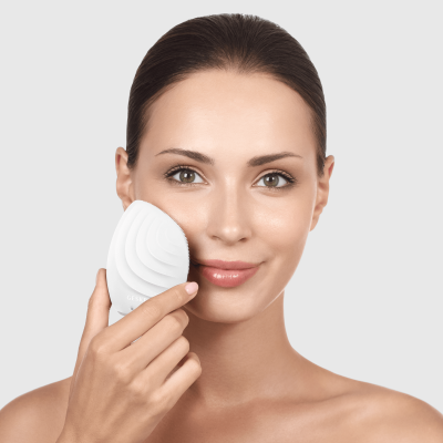 Електронна звукова щітка для обличчя GESKE onic Facial Brush 5 в 1 білий