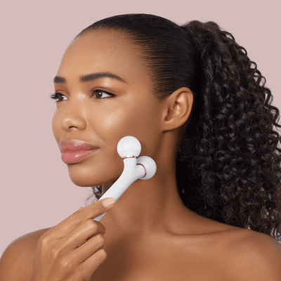 Електронний звуковий ролик для обличчя GESKE Sonic Facial Roller 4 в 1 пудровий Електронний звуковий ролик для обличчя GESKE Sonic Facial Roller 4 в 1 пудровий